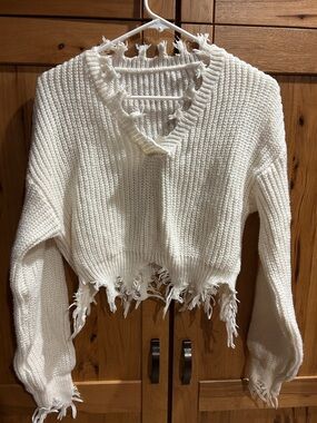 Distressed V-Neck Cropped Sweater - White